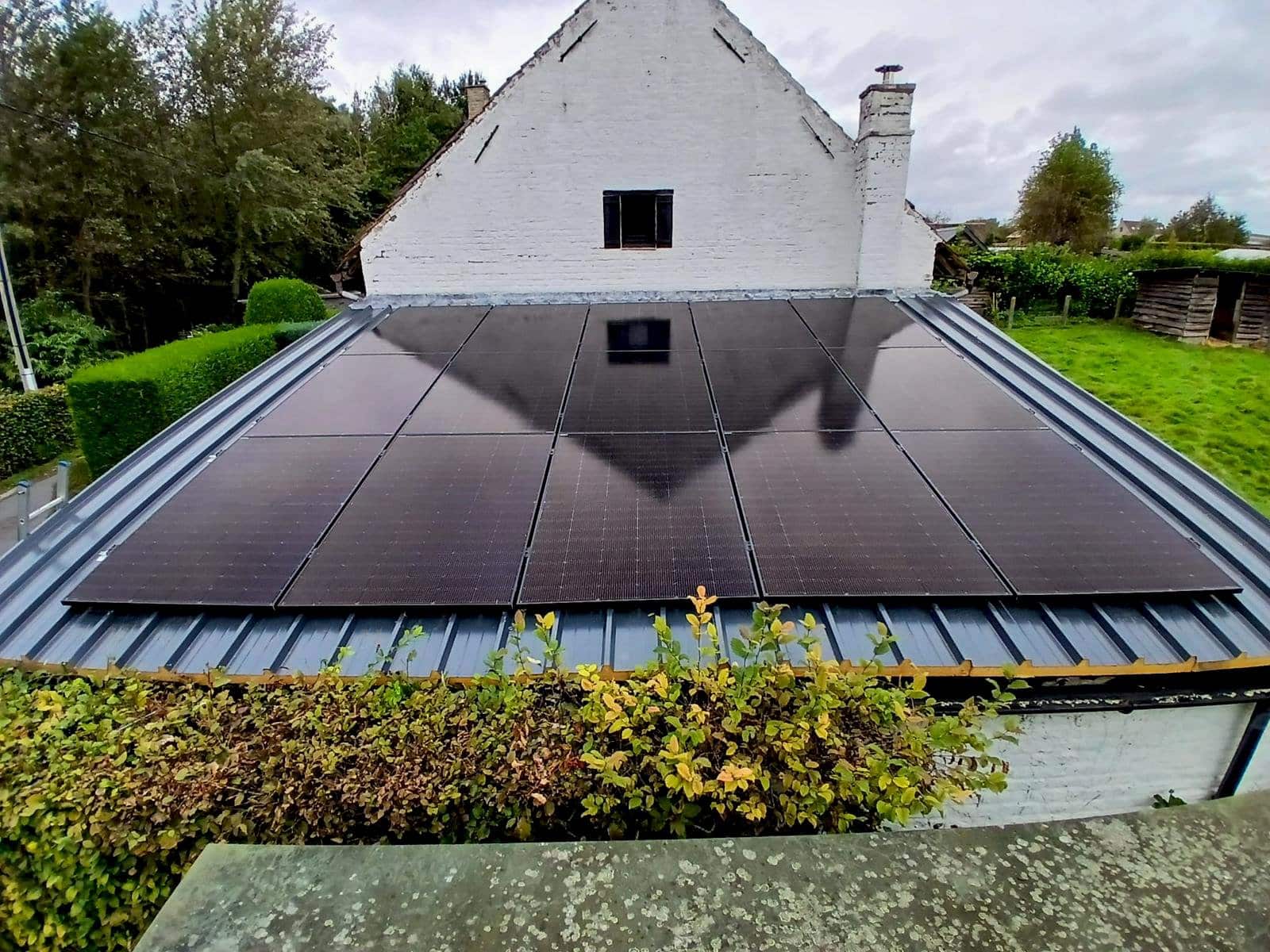 Zonnepanelen installatie op hellend dak – vrijstaande woning